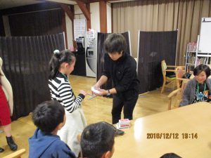 手品でびっくり！