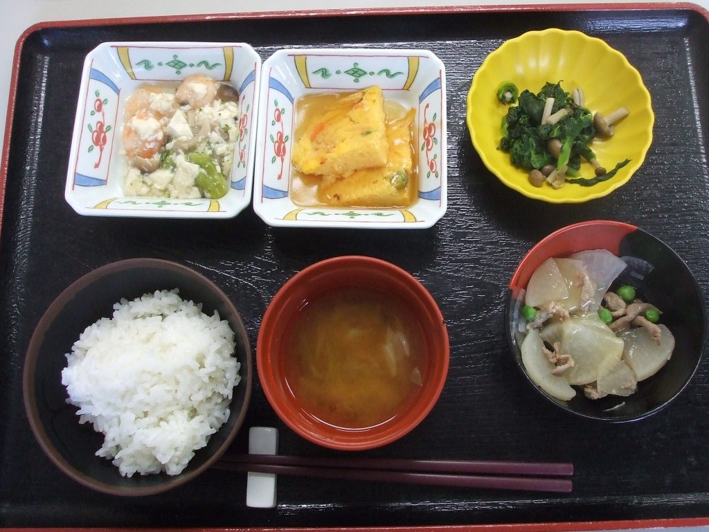 海老と豆腐の塩炒め VS かに玉