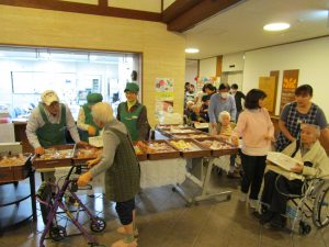 「パン工房イクトス」パン販売