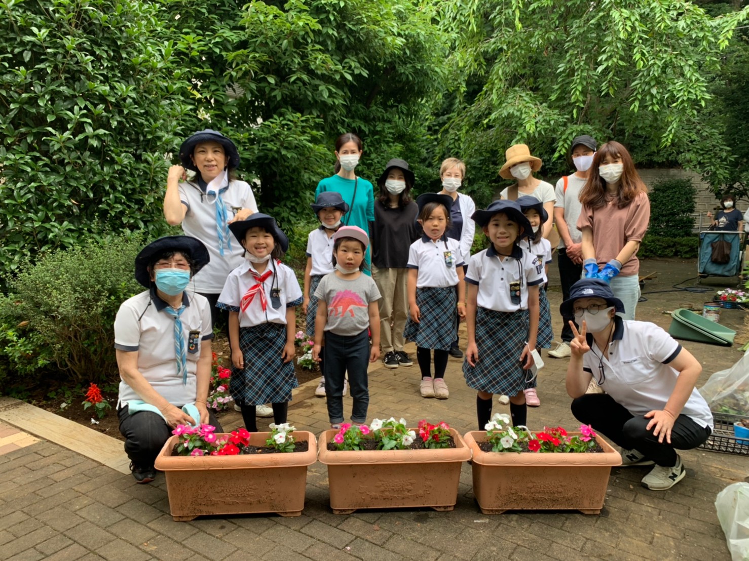 花壇の植え替えボランティア🌼